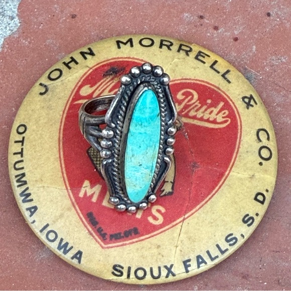 Vintage Jewelry - Vintage Turquoise Oval Silver Ring